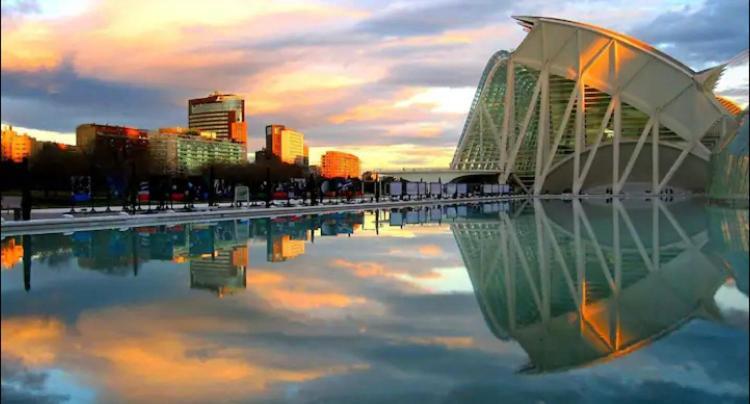 Lovely Apartment Near Beach & Science City Valencia Bagian luar foto