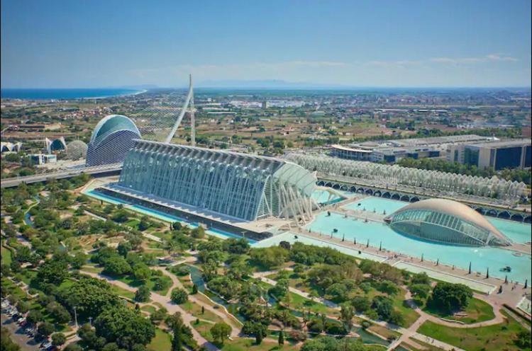 Lovely Apartment Near Beach & Science City Valencia Bagian luar foto